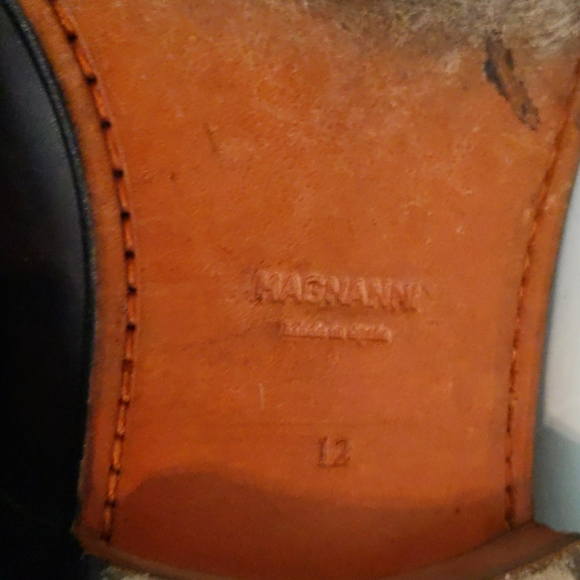 Magnanni Men's distressed black dress shoes - Picture 9 of 11